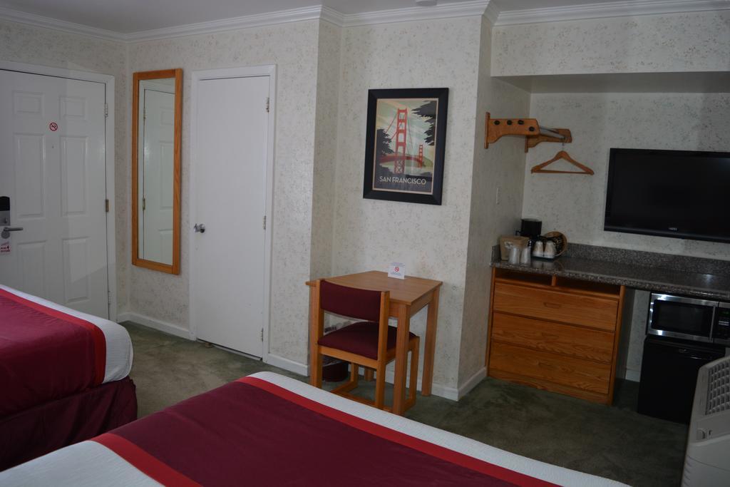 Double Queen Room